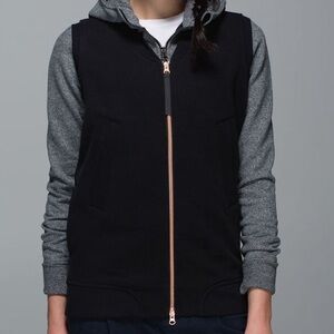 LULULEMON
Departure Full Zip Vest